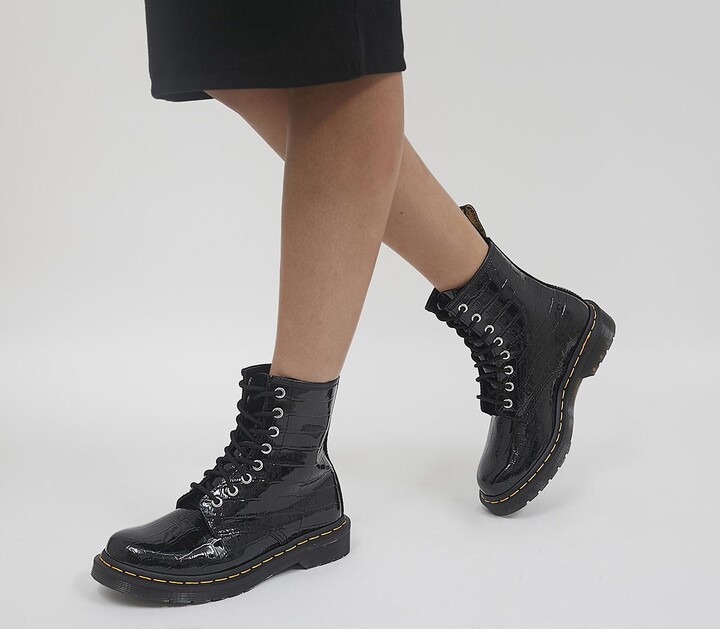eyelet will survive chunky boot