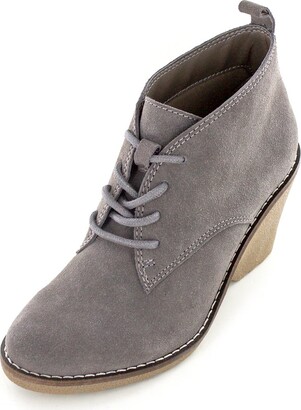 white mountain suede boots