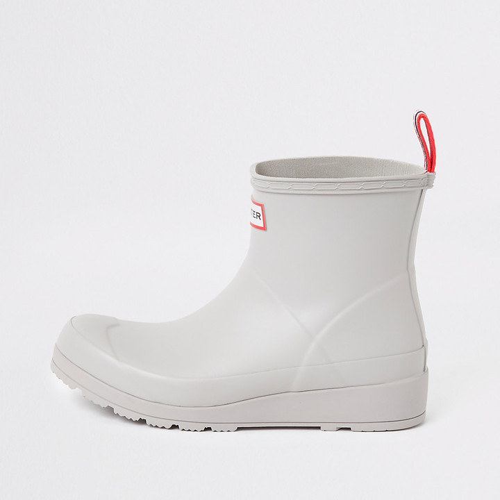 white hunter chelsea boots