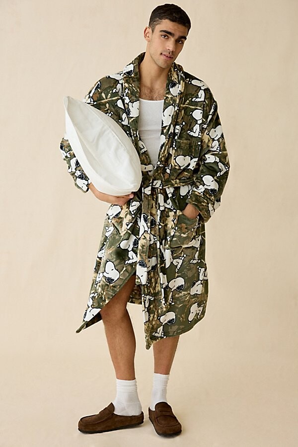 Peanuts Snoopy Camo Pattern Robe in Green Camo