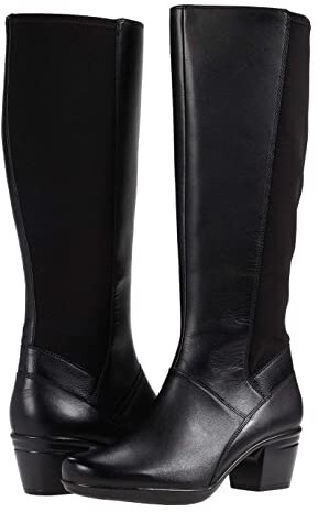 clarks women's emslie moxie ankle bootie