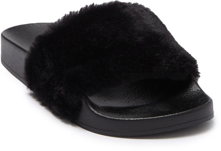 steve madden rubber sandals
