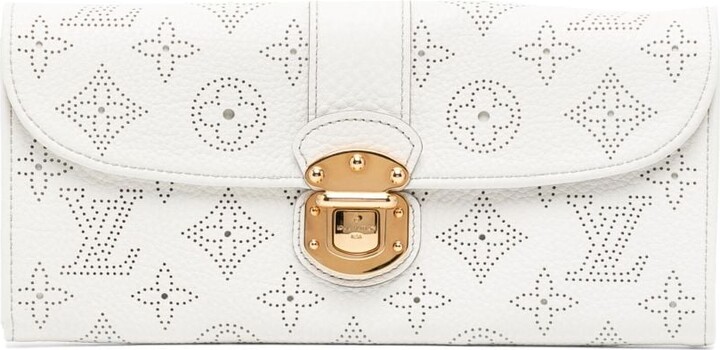 Louis Vuitton Green Monogram Mahina Leather Amelia Wallet Louis Vuitton |  The Luxury Closet