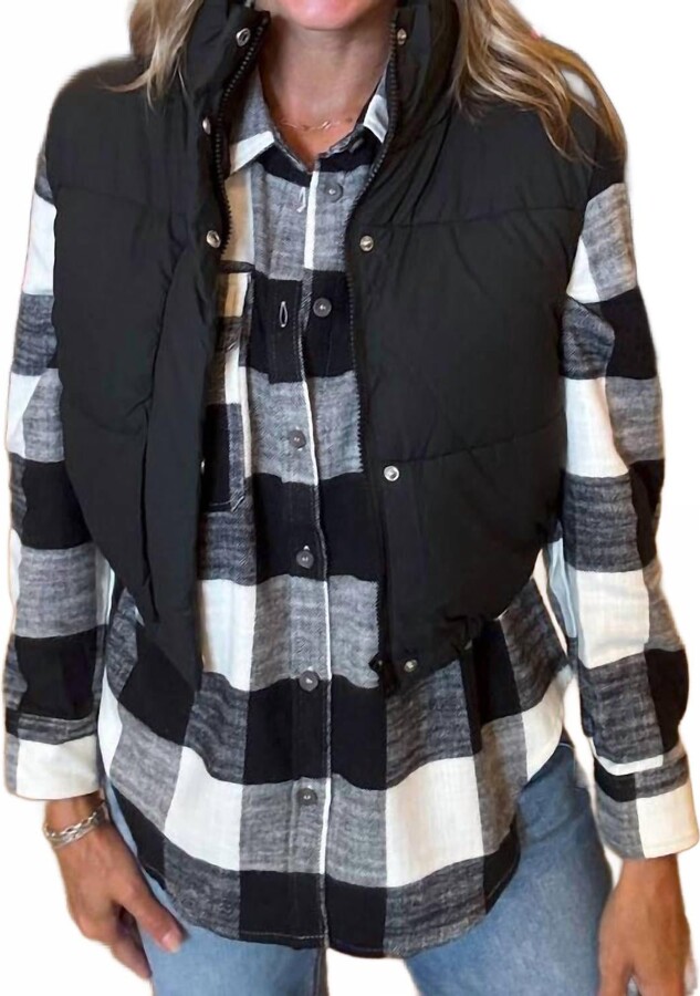 Love Tree Haven Puffer Vest In Black