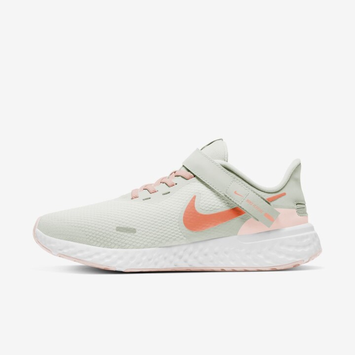 nike revolution 5 nude