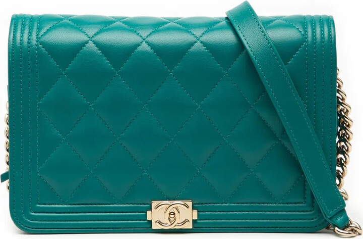 Chanel Pre Owned 2019 Quilted Lambskin Boy Wallet On Chain crossbody bag