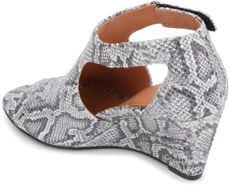 Gentle Souls by Kenneth Cole Signature Lunette Wedge Sandal
