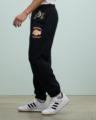 Mitchell & Ness Men's Black Track Pants - Lakers 3 In A Row Sweatpants