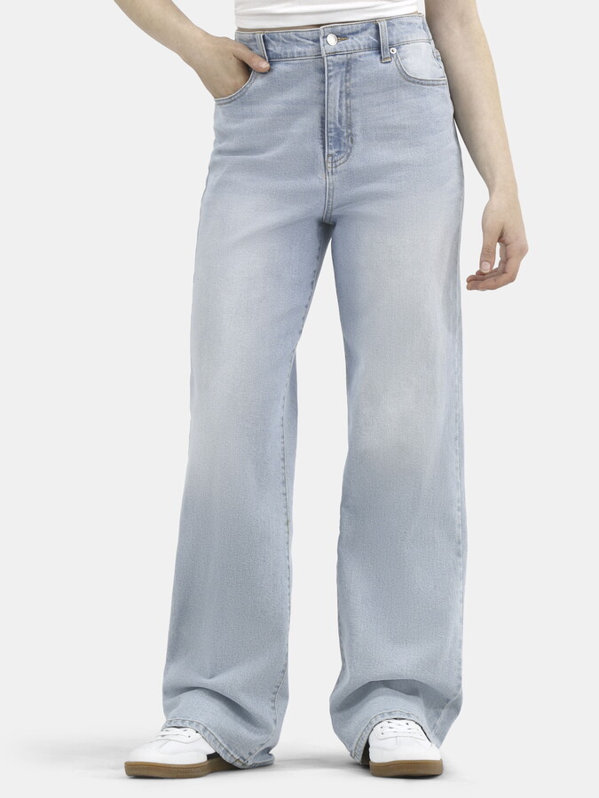 No Boundaries High Rise Baggy Wide Leg Jeans, 32” Inseam, Women’s and Women’s Plus