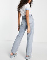 Thumbnail for your product : Topshop Petite Kort jeans in bleach