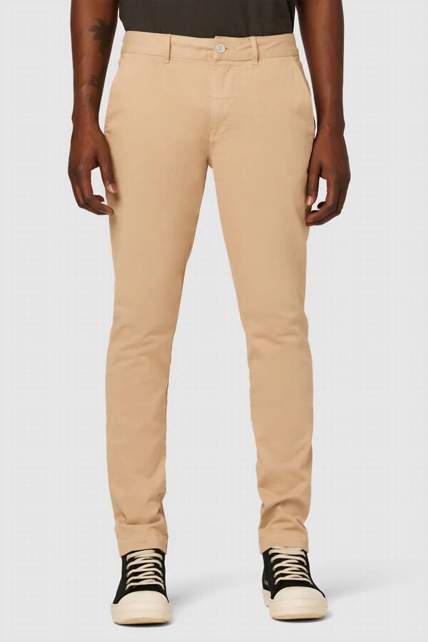 Hudson Classic Slim Straight Chino Pants In Mocha