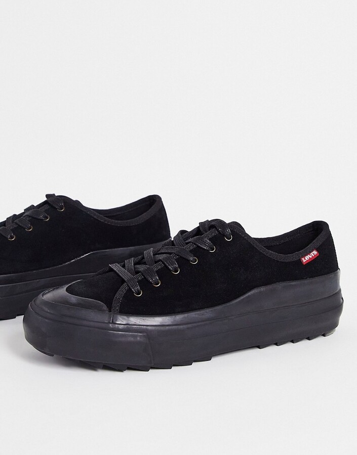 black levis trainers