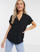 Thumbnail for your product : New Look button detail top in black