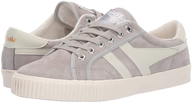 grey tennis shoes