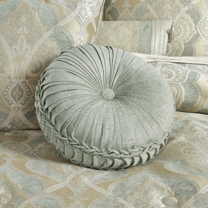 https://img.shopstyle-cdn.com/sim/27/58/2758741e77484b263916901e1f6713dc_best/j-queen-new-york-sovana-tufted-round-decorative-throw-pillow.jpg