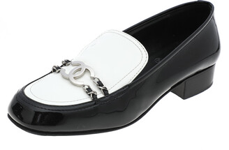 CHANEL Womens Shoe Sz 9 US Womens Chanel Loafers White 1800030   Phoenix Trading Company