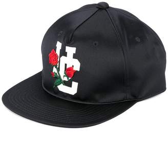 Undercover embroiderd logo baseball cap
