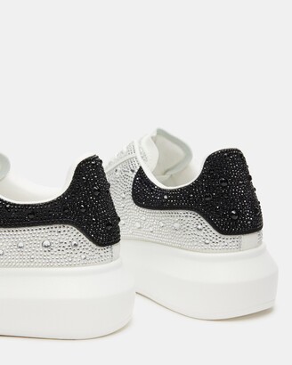 【Steve Madden】 GASP RED WHITE GASP White/Red Lace-Up Sneakers | Women's Designer Sneakers