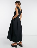 Thumbnail for your product : Closet London v-neck high low pleated midi dress in black