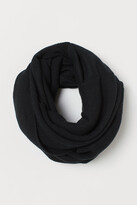 hm black circle scarf