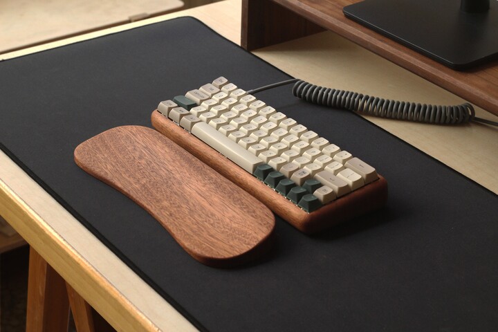 60% Keyboard Case/Mahogany Wood Mechanical Wood Wrist Rest /Gh60/Wooting 60He