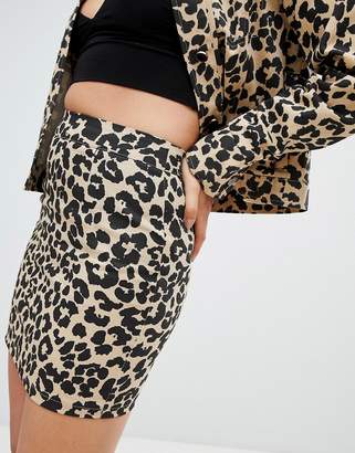 PrettyLittleThing denim skirt in leopard
