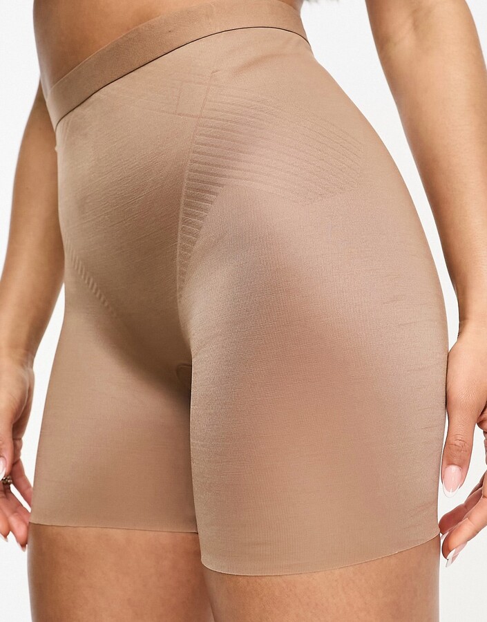 Spanx Oncore sculpting high-waist midthigh contouring short in