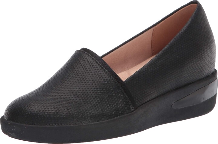 kenneth cole reaction women's the ready slip on sneaker