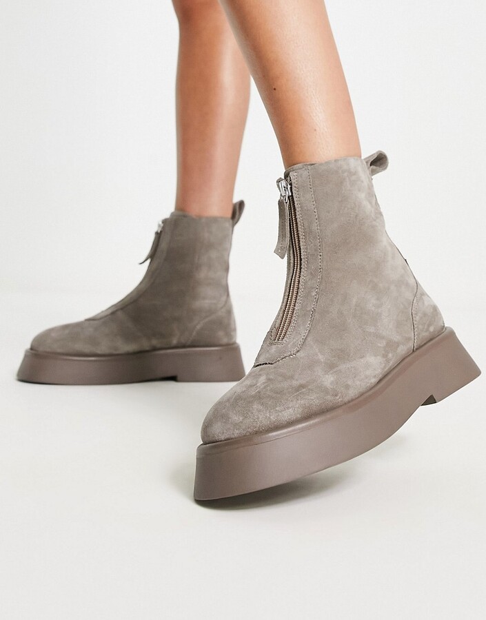 ASOS DESIGN Chelsea boots in brown leather with borg lining
