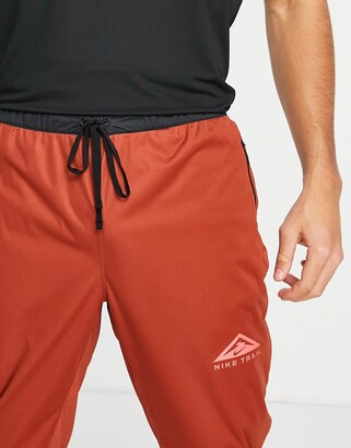 nike trail joggers