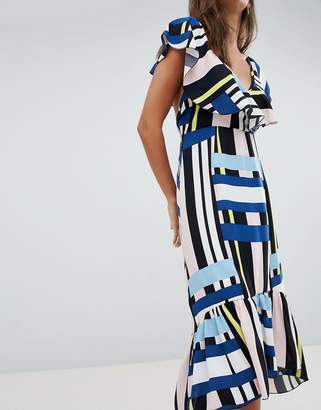 PrettyLittleThing Contrast Stripe Ruffle Sleeve Midi Dress