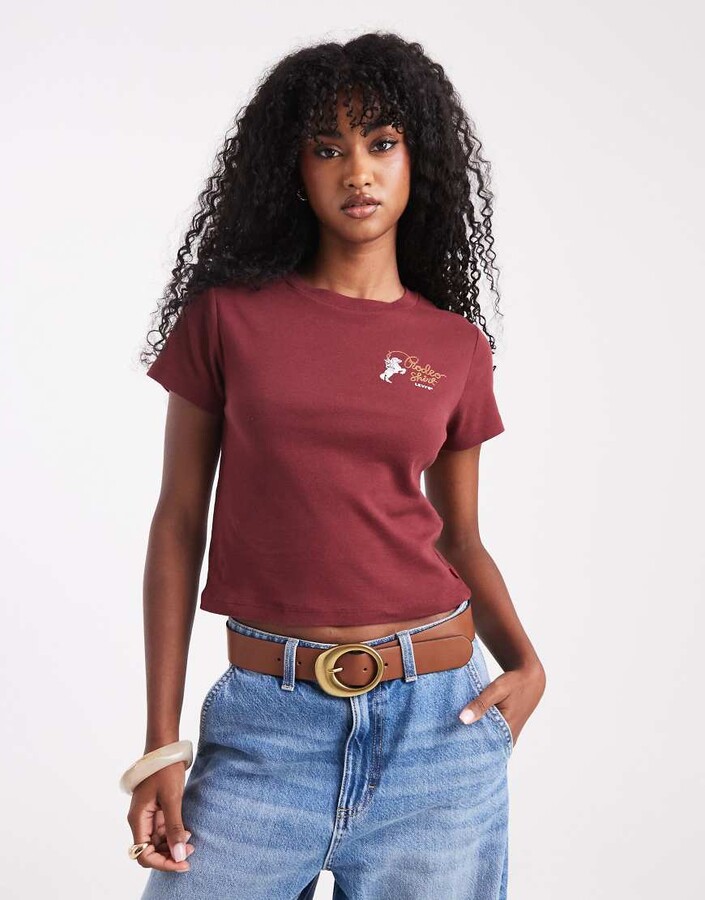 Levi's essential sporty t-shirt with western graphic in burgundy