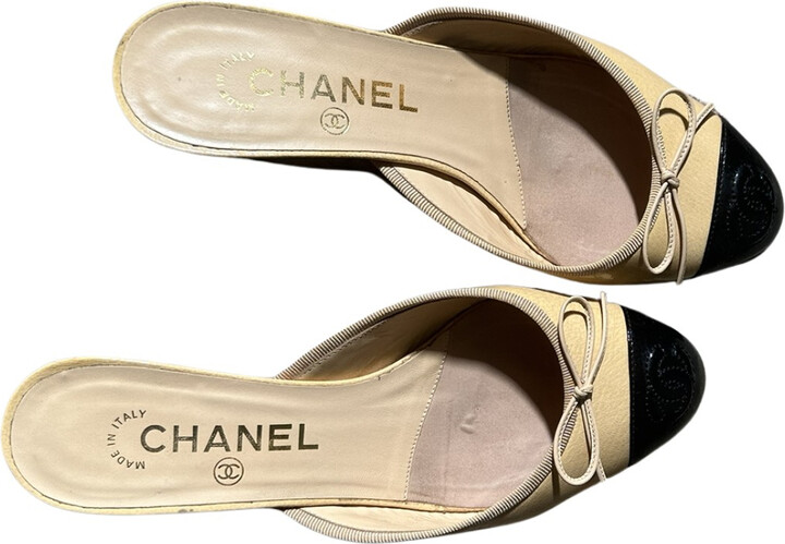 red chanel clogs