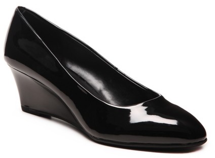 bandolino black wedge shoes