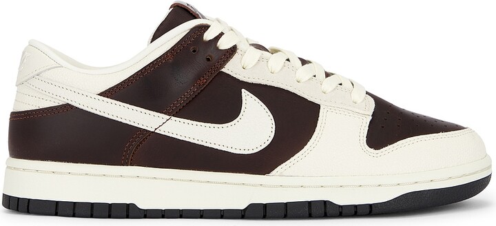 Nike Dunk Low Retro in Brown