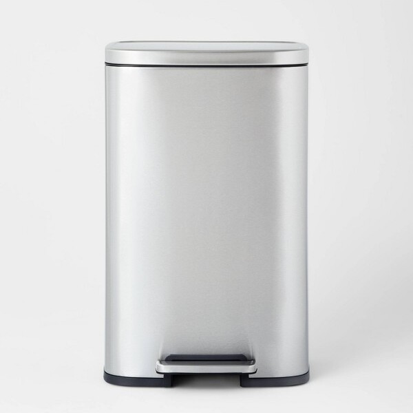 45LRectangularStepTrashCanSilver-Brightroom™:StainlessSteelQuietPedalLidRemovableLinerKitchenUse