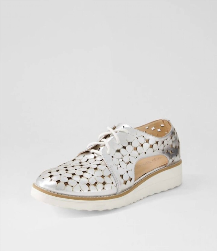 Django & Juliette Women's Otay Leather Shoes In Silver