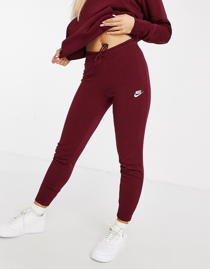 nike essential slim joggers