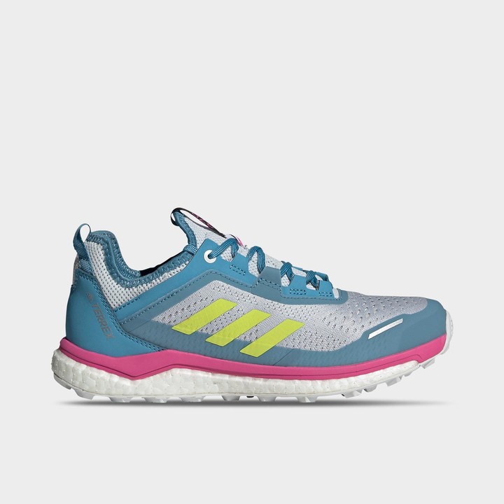 adidas traxion running shoes