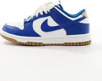 dunk low gum sole