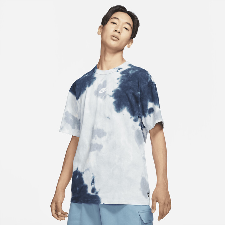 Nike Men's Sportswear T-Shirt in Blue - ShopStyle