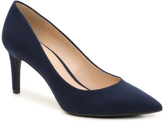 navy blue pumps