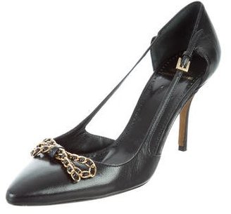 Moschino Cheap & Chic Moschino Cheap and Chic Leather Bow-Accented Pumps