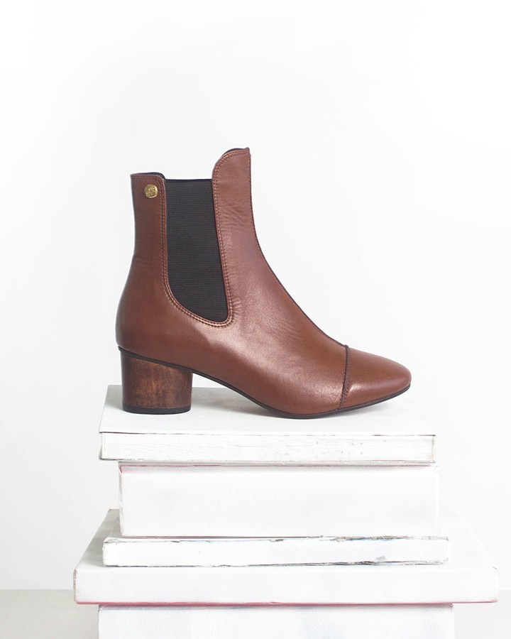 orthopedic chelsea boots