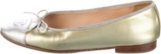 Chanel Patent Leather Ballet Flats Neutrals Interlocking CC Logo Grosgrain & Bow Accents Semi-Pointed Toes Tie Closures Designer