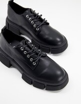 Thumbnail for your product : New Look chunky brogues in black