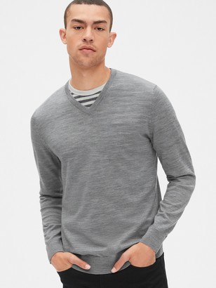 Gap V-Neck Sweater in Merino Wool