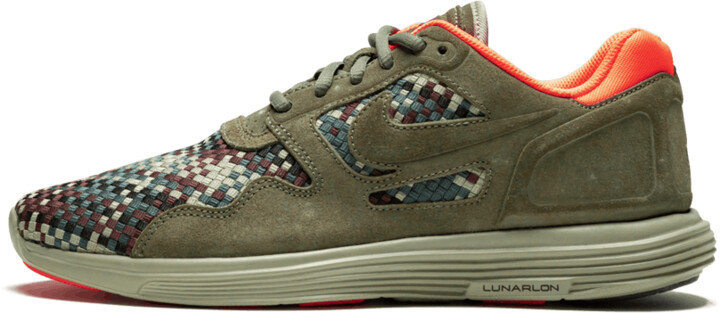 nike lunar flow woven