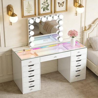 Wade Logan Claraliz Vanity