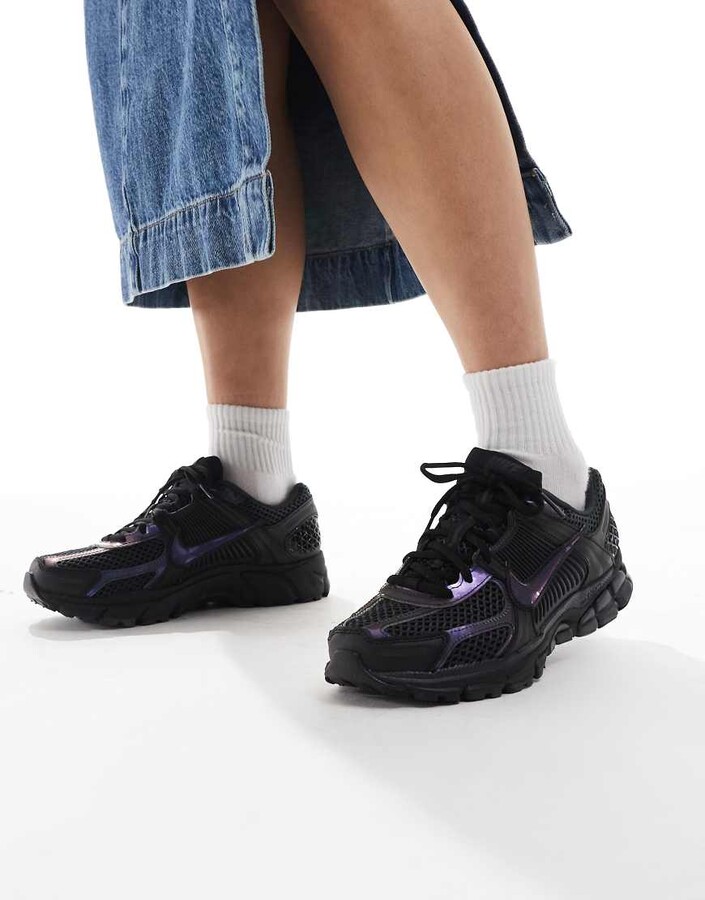 Nike Zoom 5 Vomero sneakers in black iridescent